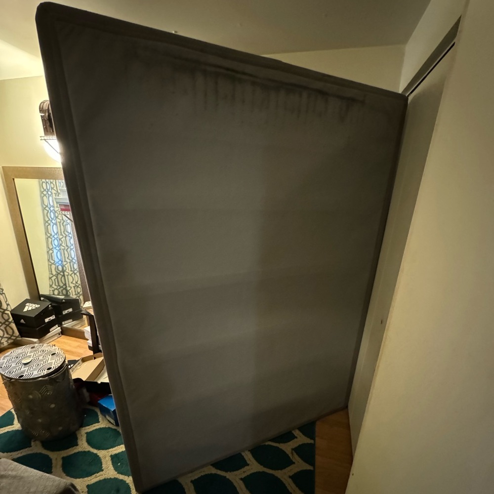 Box spring mattress (Full)